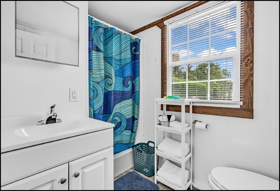 Aqua Lodge Bathroom