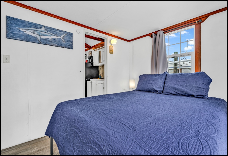 Aqua Lodge Main Bedroom