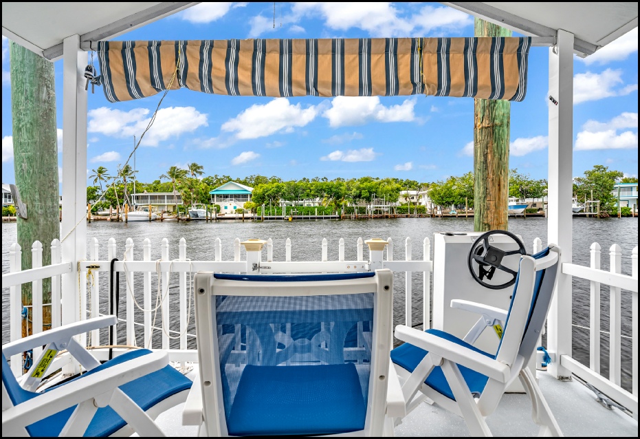 Aqua Lodge Front Deck Over Water View